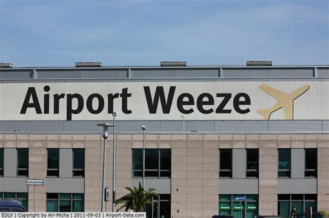 Weeze Airport (NRN/EDLV) .